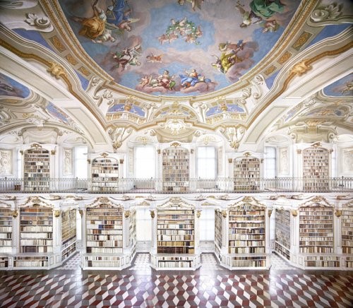 칸디다 회퍼, 독일 뤼디거 쇼틀 갤러리에서 개인전 <도서관들>개최